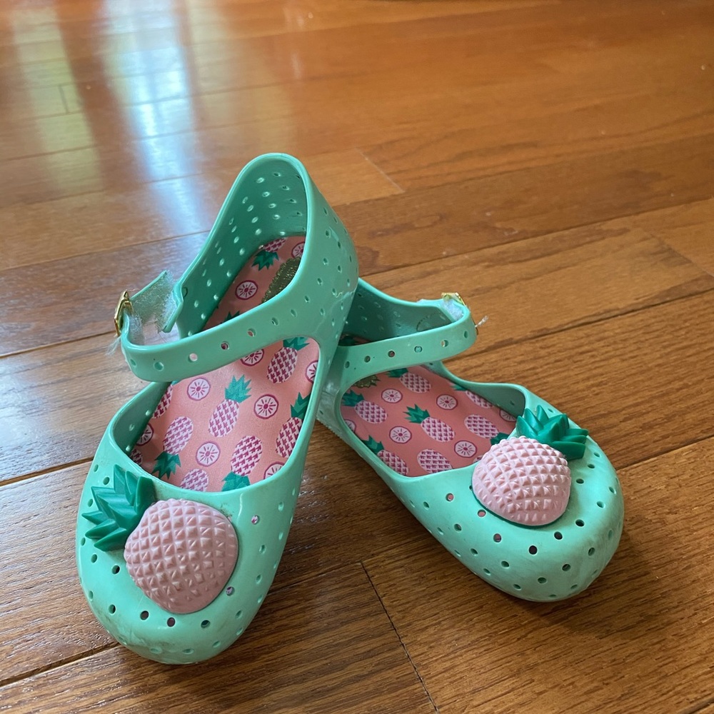 Mini Melissa pineapple sandals